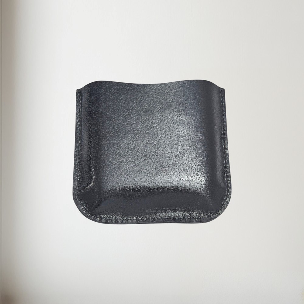 Black Leather Pouch To Fit 4oz Pocket Flasks Black Leather Pouch to fit 4oz pocket flasks